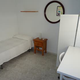 Private room for rent for €220 per month in Córdoba, Calle los Omeyas