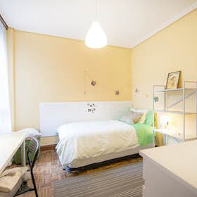 Privé kamer for rent for € 455 per month in Bilbao, Calixto Diez Kalea