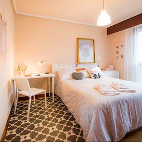 Private room for rent for €540 per month in Bilbao, Grupo Reverendo Vicente Garamendi