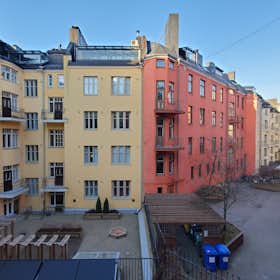 Appartement te huur voor € 990 per maand in Helsinki, Hietaniemenkatu
