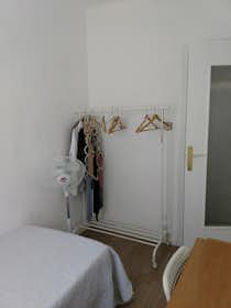 Privé kamer te huur voor € 295 per maand in Sevilla, Calle Fernando de Rojas