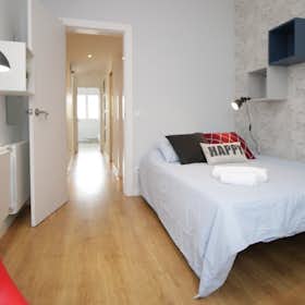 Private room for rent for €790 per month in Barcelona, Avinguda de la Riera de Cassoles