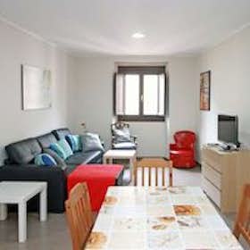 Apartment for rent for €1,200 per month in Barcelona, Carrer de l'Hospital