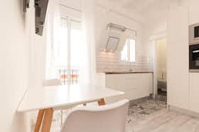 Mieszkanie do wynajęcia za 875 € miesięcznie w mieście Barcelona, Carrer de Sant Miquel