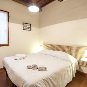 Apartment for rent for €1,400 per month in Florence, Via Dante Alighieri