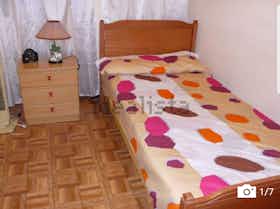 Private room for rent for €380 per month in Torrejón de Ardoz, Calle Segovia