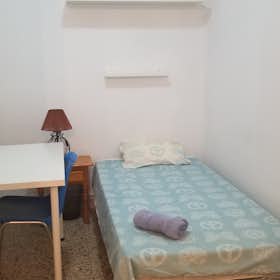 Private room for rent for €565 per month in Madrid, Calle de Torrecilla del Leal