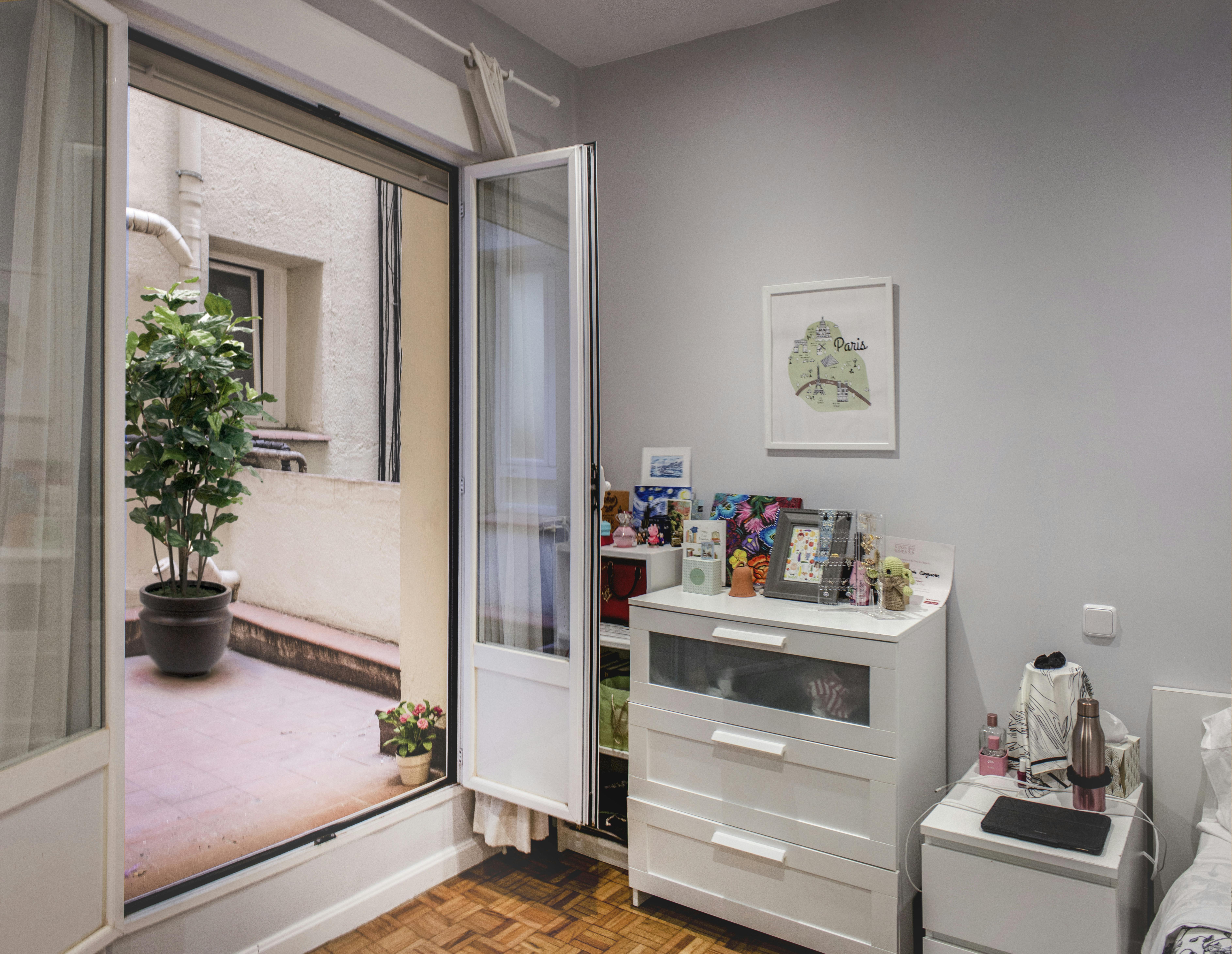 Private room for rent for €630 per month in Madrid, Calle de Benito Gutiérrez