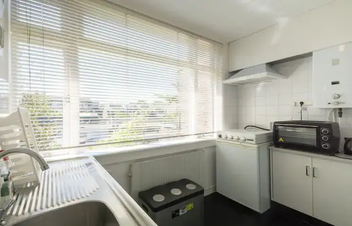 1-Bedroom Apartment in Van Hallstraat, Delft (703697) ROOM 3