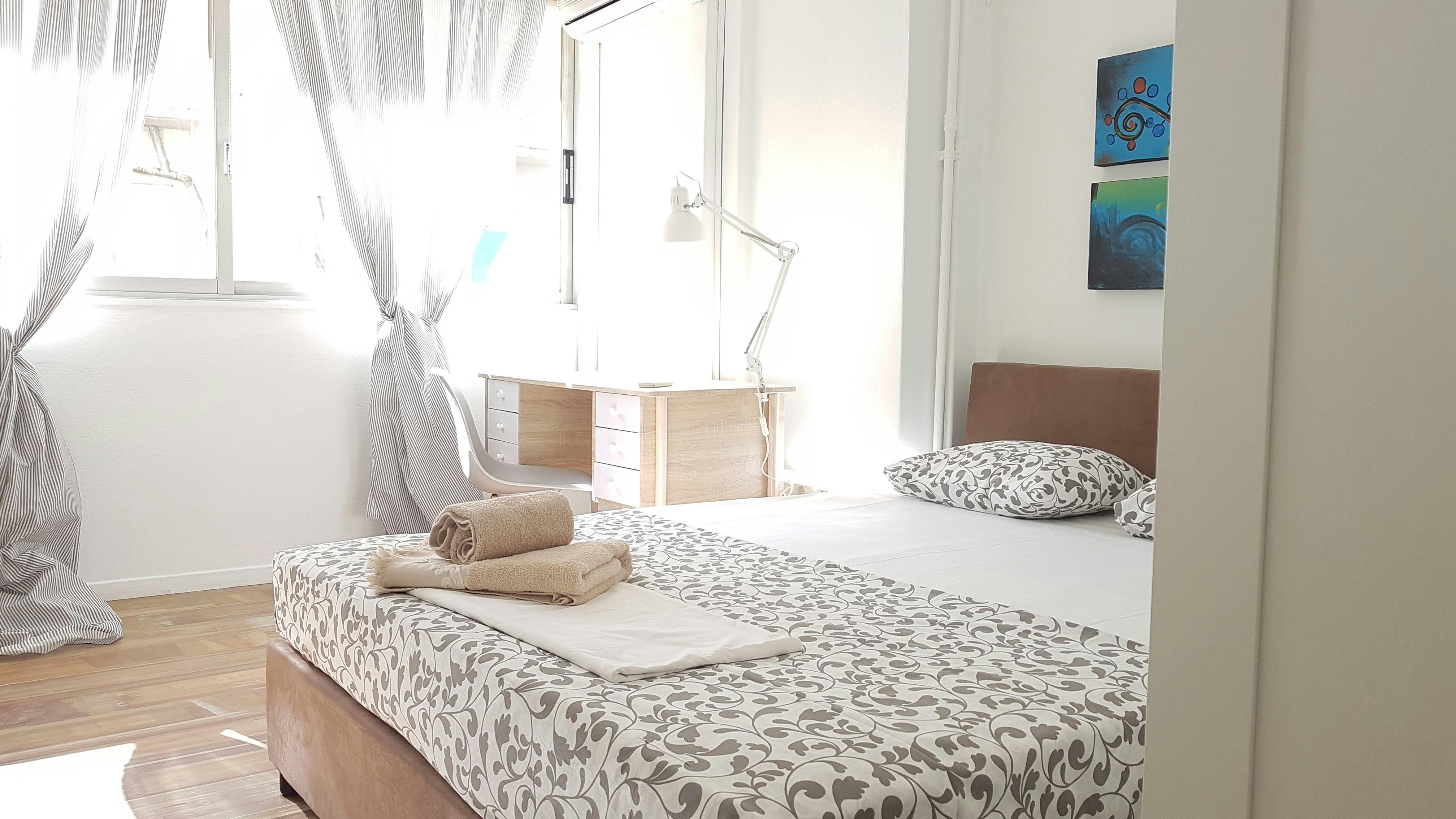 Private room for rent for €410 per month in Athens, Agiou Meletiou