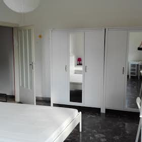 Gedeelde kamer te huur voor € 370 per maand in Bologna, Via Giuseppe Dagnini