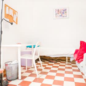 Private room for rent for €285 per month in Sevilla, Callejón Diamela
