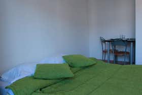 单间公寓 正在以 €425 的月租出租，其位于 Avignon, Impasse de l'Épi