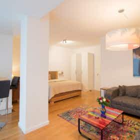 Wohnung zu mieten für 2.300 € pro Monat in Hamburg, Lindenstraße