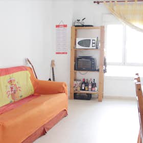 Apartment for rent for €825 per month in Sevilla, Plaza San Martín