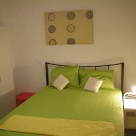 Отдельная комната сдается в аренду за 235 € в месяц в Athens, Argiropoulou