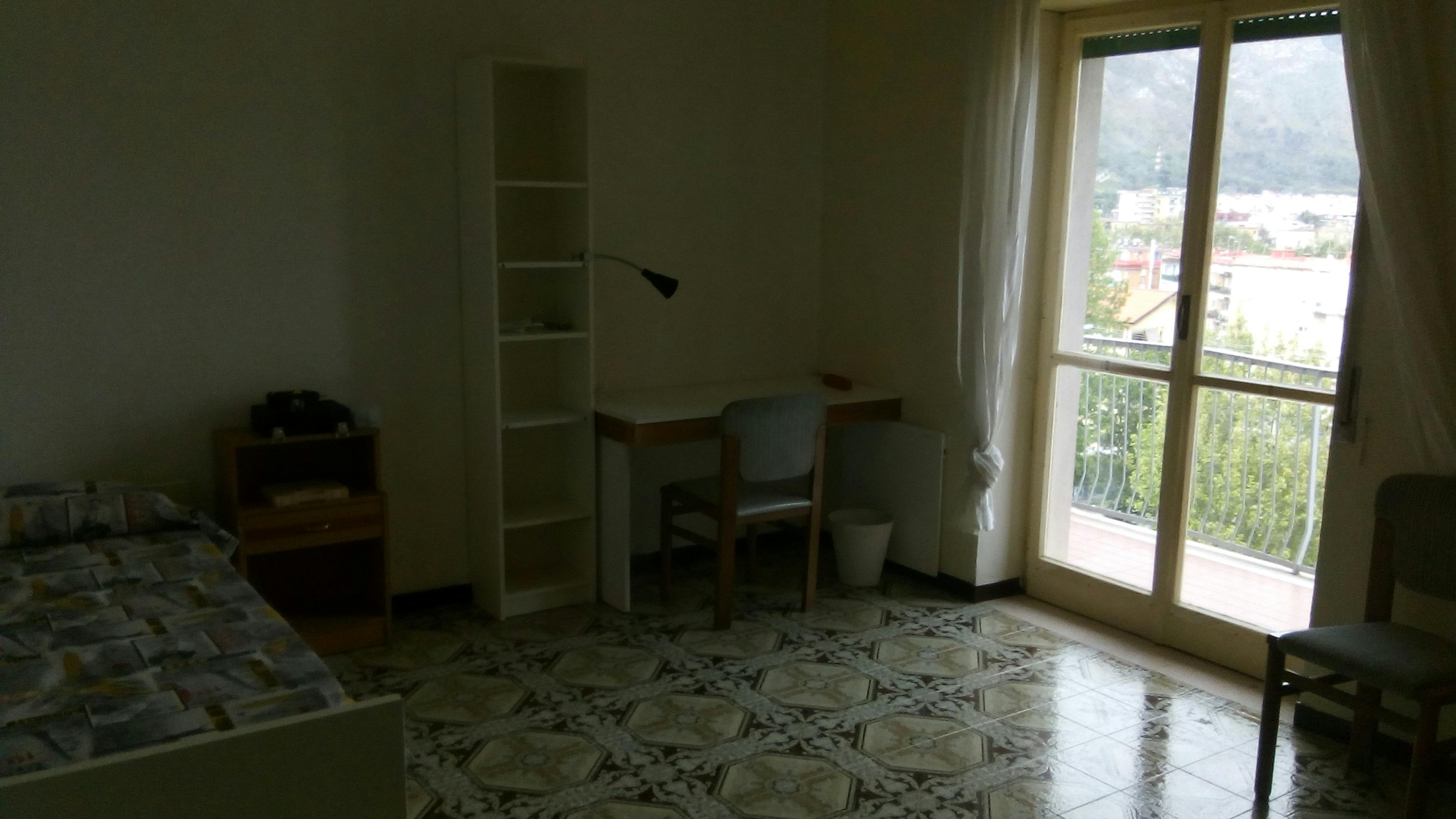 Private room for rent for €250 per month in Napoli, Strada Comunale Cinthia