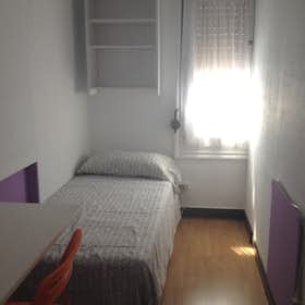 Private room for rent for €475 per month in Madrid, Gran Vía