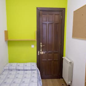 Private room for rent for €540 per month in Madrid, Calle de Chinchilla
