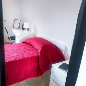 Private room for rent for €720 per month in Florence, Via Francesco Baracca
