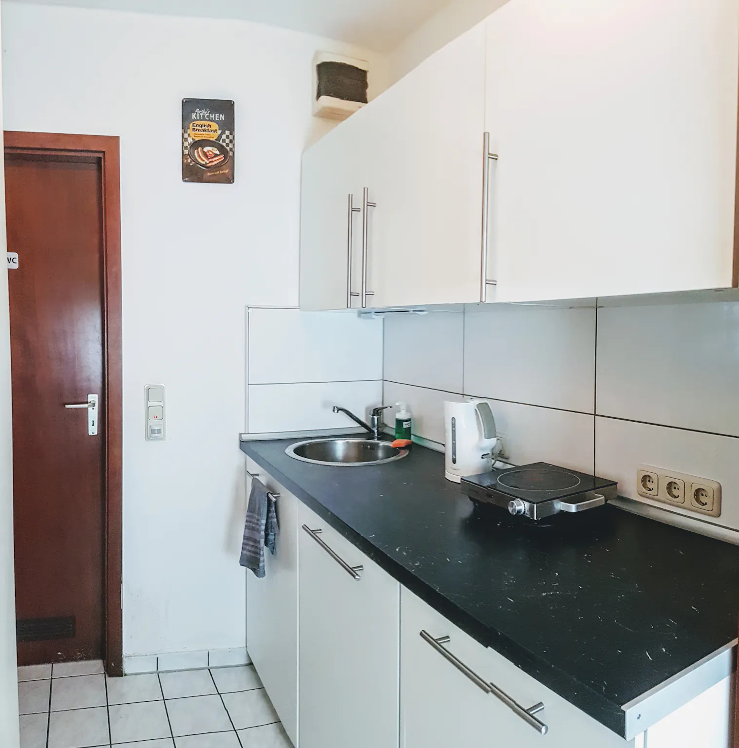 1-Bedroom Apartment in Schwanenwall, Dortmund 3