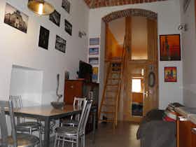 Appartement te huur voor € 600 per maand in Turin, Via Bologna
