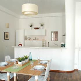 Apartment for rent for €1,750 per month in Florence, Via dei Martiri del Popolo