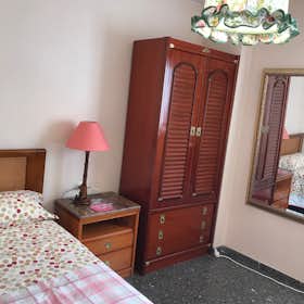 Private room for rent for €260 per month in Murcia, Calle Arquitecto Emilio Perez Piñero