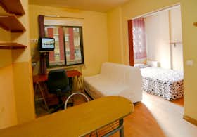 Lägenhet att hyra för 580 € i månaden i Salamanca, Calle Arapiles
