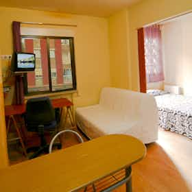 Wohnung zu mieten für 580 € pro Monat in Salamanca, Calle Arapiles