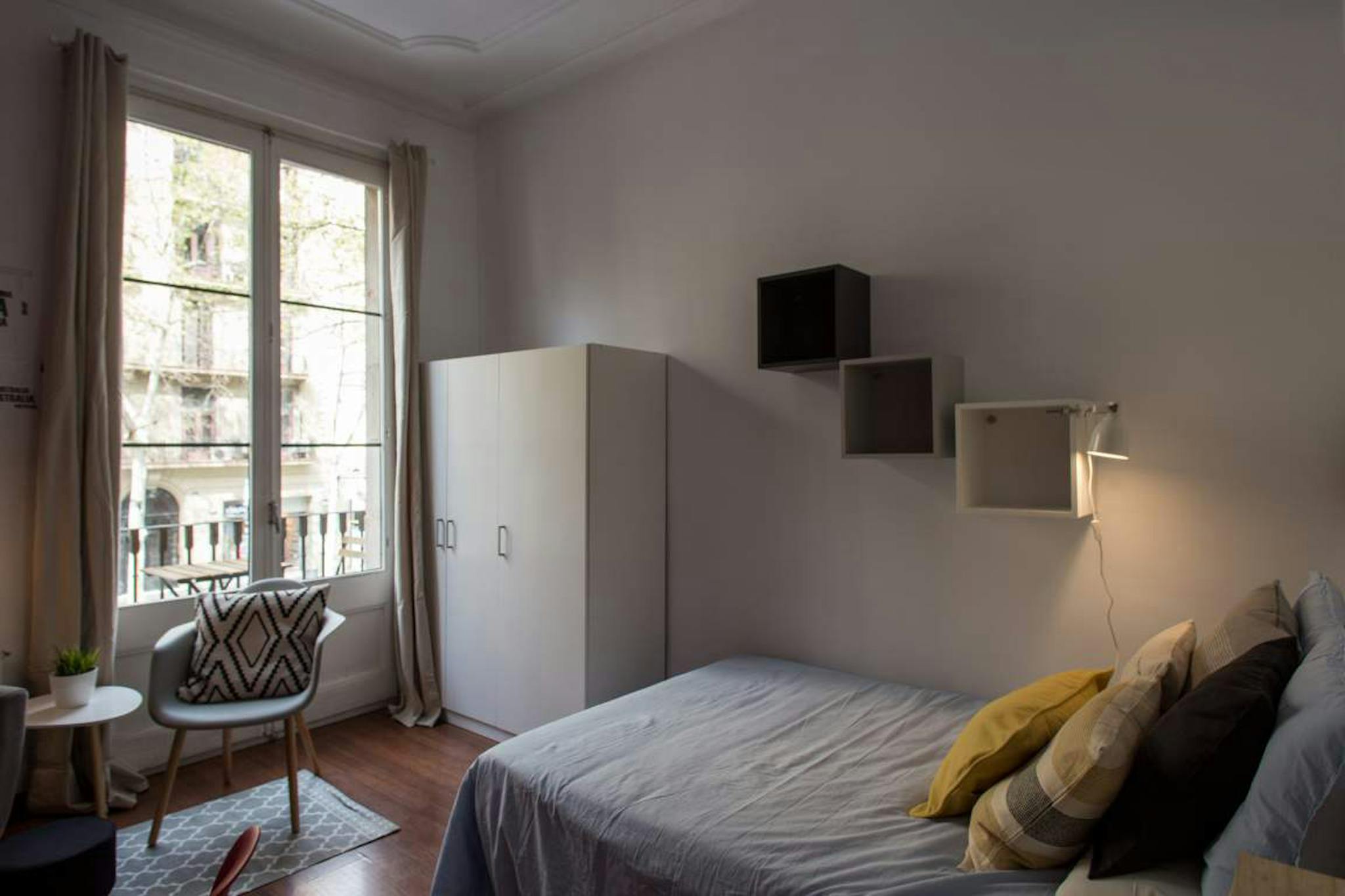 Ronda de Sant Pere, Barcelona preview