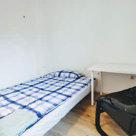 WG-Zimmer zu mieten für 330 € pro Monat in Dortmund, Lütgendortmunder Straße