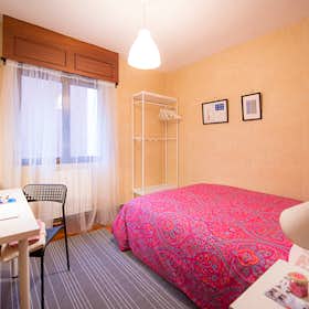 Private room for rent for €485 per month in Bilbao, Aldamiz Mendiaren Kalea