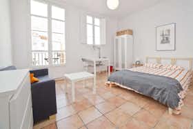 Privé kamer te huur voor € 300 per maand in Valencia, Carrer Almirall Cadarso