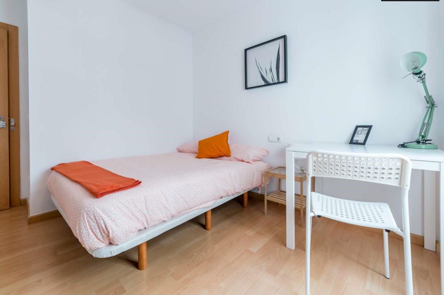 Carrer de Calvo Acacio, Valencia preview