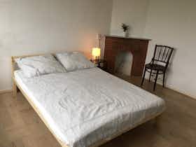 Privé kamer te huur voor € 520 per maand in Leeuwarden, Julianalaan