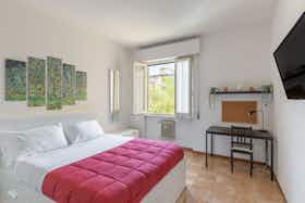 Habitación privada en alquiler por 700 € al mes en Florence, Via Luigi Michelazzi