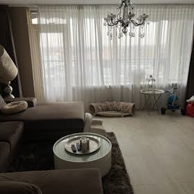 Appartement te huur voor € 1.950 per maand in Rotterdam, Strevelsweg