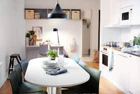 公寓 正在以 SEK 34,000 的月租出租，其位于 Stockholm, Torshamnsgatan