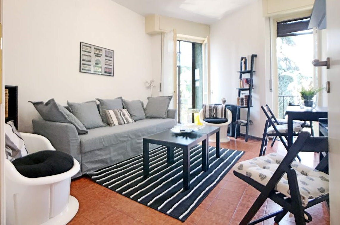 Appartement te huur voor € 1.000 per maand in Milan, Via Armando Spadini