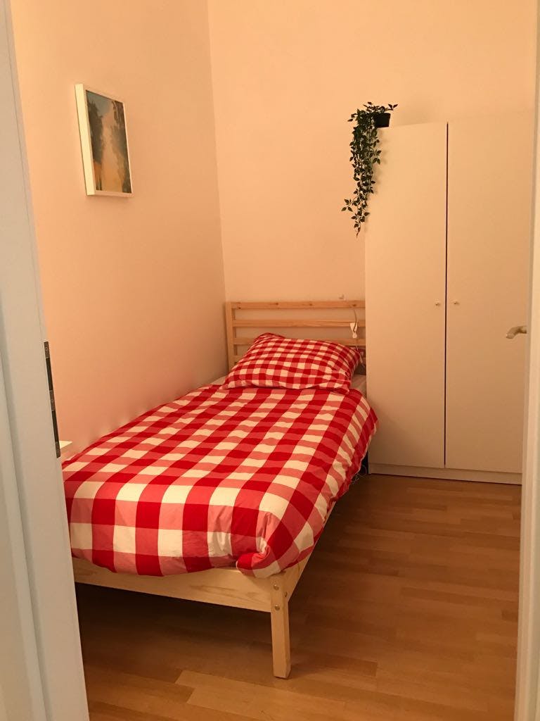 Private room for rent for €500 per month in Berlin, Kolonnenstraße