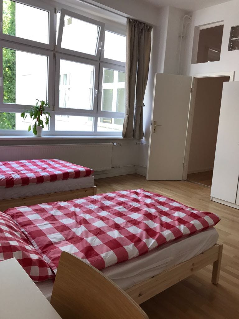 Kolonnenstrass 0