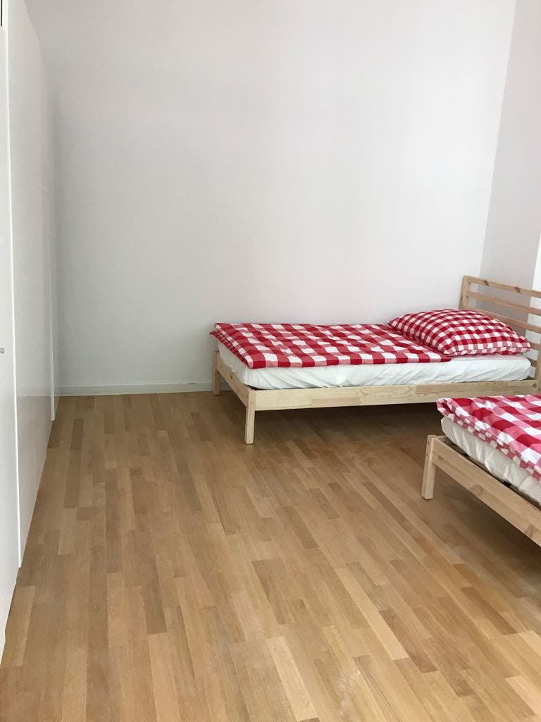 Kolonnenstrass 3