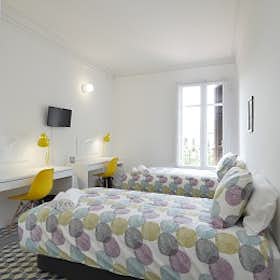 Private room for rent for €950 per month in Barcelona, Gran Via de les Corts Catalanes