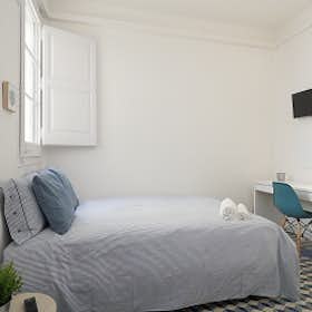 Private room for rent for €810 per month in Barcelona, Gran Via de les Corts Catalanes