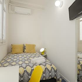 Private room for rent for €785 per month in Barcelona, Gran Via de les Corts Catalanes