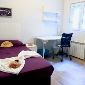 Private room for rent for €590 per month in Getafe, Calle Álvaro de Bazán