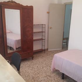 Private room for rent for €270 per month in Murcia, Calle Actor José Crespo