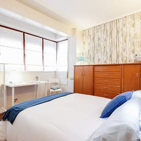 WG-Zimmer for rent for 450 € per month in Bilbao, Iturribide Kalea