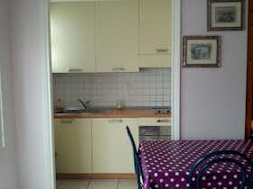 Apartament de închiriat pentru 790 EUR pe lună în Nice, Rue Hérold